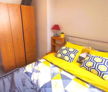 39 Donegall Avenue, Belfast, BT12 6LS - Photo 4