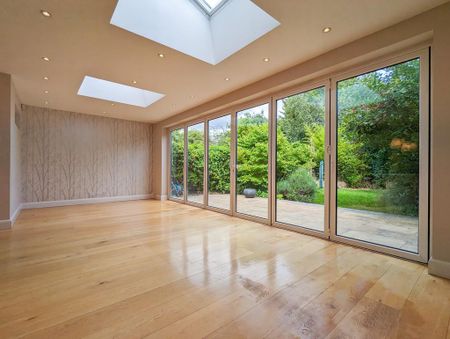 4 bedroom semi-detached house to rent - Photo 4