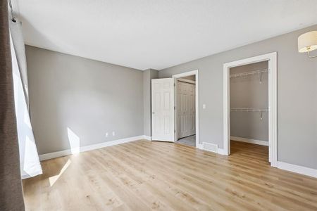 213 Bridlewood Lane Southwest, Calgary - Photo 3