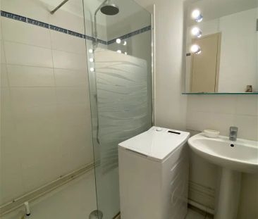 Location appartement 1 pièce - 10m² à Blanquefort (33290) - Photo 2