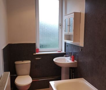 1 Bed Flat, Lochend Road South, EH7 - Photo 4