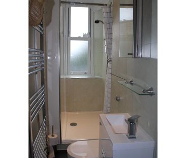 2 bed flat for rent in West End - Photo 4
