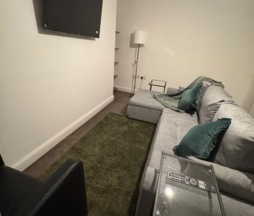 2 Bed Flat, Portland Street, SO14 - Photo 2