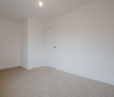 4 bedroom detached house to rent - Photo 5