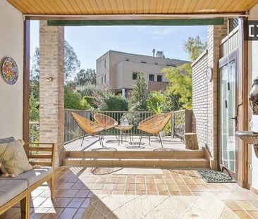 barcelona, Catalonia 08193 - Photo 3