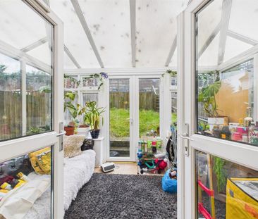 4 bedroom terraced house to rent - Photo 3