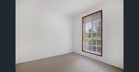 Family Living in a Quiet Shellharbour Cul-de-Sac - Photo 5