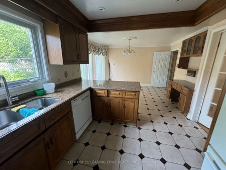 Condo Townhouse For Lease | E9116313 - Photo 5