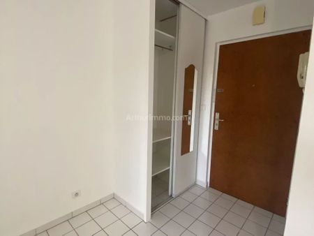 Location Appartement 1 pièces 25 m2 à Combs-la-Ville - Photo 2