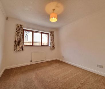 2 bedroom semi-detached bungalow to rent - Photo 2