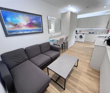 1 bedroom in a house share to rent - Photo 2