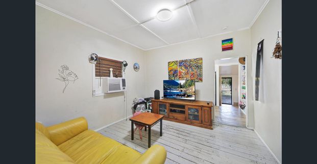 Central family home in perfect location - Photo 1