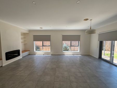 THREE BEDROOM TOWNHOUSE WITH STUDY - Photo 5