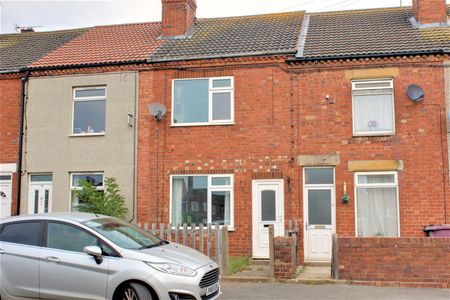 2 BEDROOM House - Terraced - Photo 3