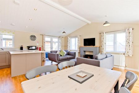 2 bedroom lodge to rent - Photo 2