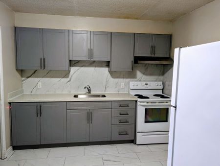 For Lease - 1837 Lansdowne Street Unit# 13, Peterborough, Ontario - Photo 2