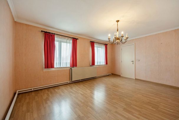 Ruime eengezinswoning met authentieke charme in Koninksem - Photo 1