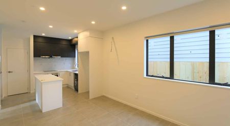 3 Bedroom House in Papakura - Photo 4