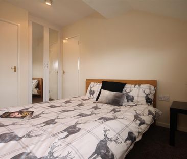 Blackfriars Court, City Centre - Photo 4