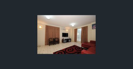 LUXURY LIVING - Photo 2