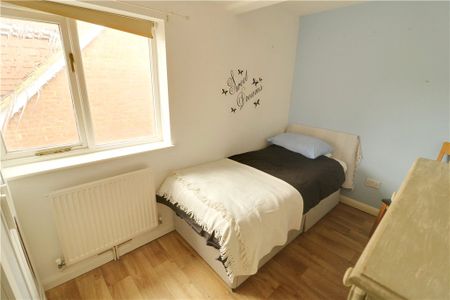 Dolphin Court North, Staines-upon-Thames - Photo 3