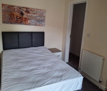 3 bedroom semi-detached house to rent - Photo 4