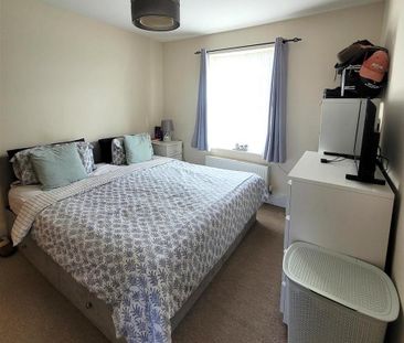 3 bedroom semi-detached house to rent - Photo 3