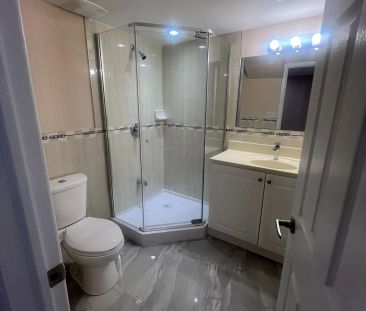 Detached Home For Lease | N9231725 - Photo 6