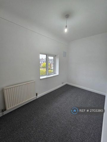 3 bedroom end of terrace house to rent - Photo 5