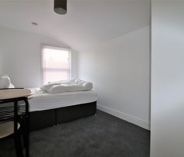 5 bedroom terraced house to rent - Photo 3