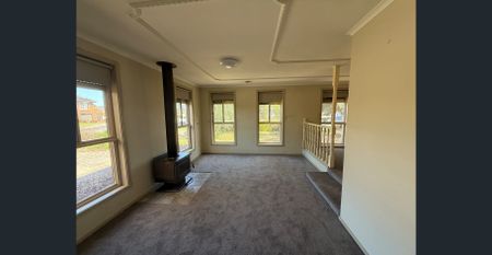 Please contact catie@sweeneyea.com.au for private inspections. - Photo 2