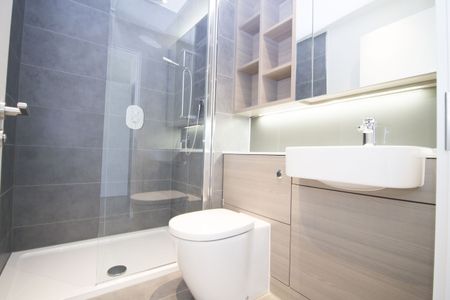 2 Bed Flat, Glasshouse Gardens, E20 - Photo 4