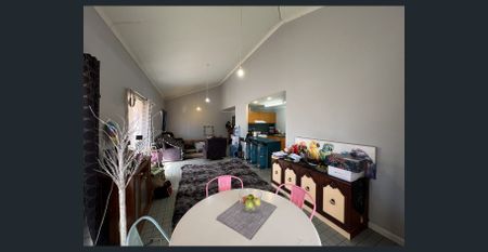 Private Rear Property / High Vaulted Ceilings! - Photo 2