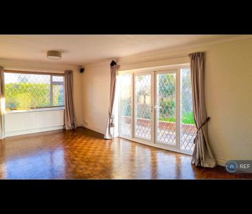 4 bedroom bungalow to rent - Photo 2