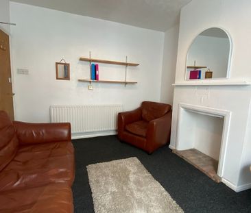 4 Bed Terraced House, St. Martins Place, BN2 - Photo 2