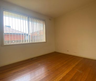 Comfortable Family Living in a Prime Lalor Location - Photo 6