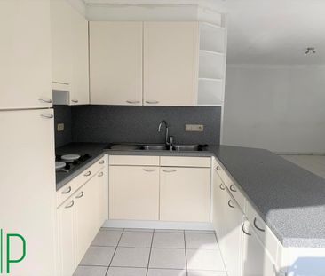 Ruim twee-slaapkamerappartement met terras en autostaanplaats in he... - Photo 4