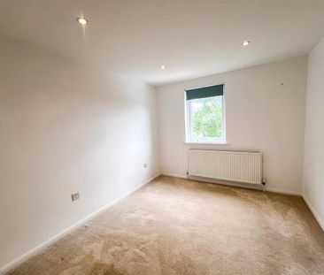 3 bedroom end of terrace house to rent - Photo 3