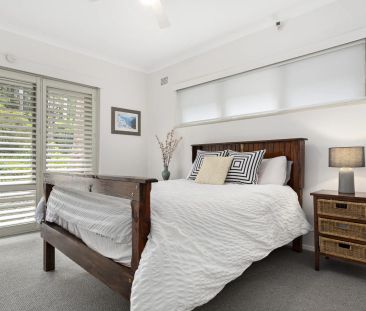 Charming Home With Flexible Floorplan & Pool - Photo 5