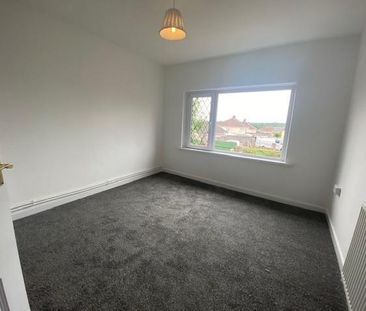 2 bedroom semi-detached bungalow to rent - Photo 2