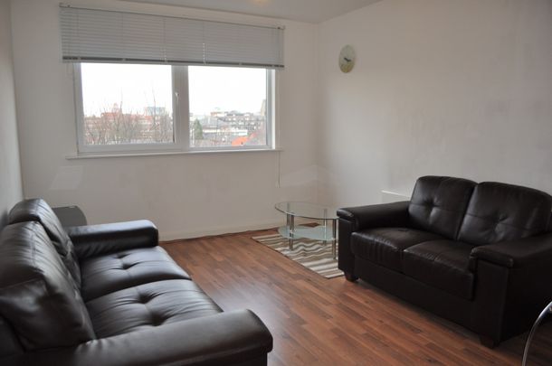 99, Denmark Road, SALFORD - Photo 1