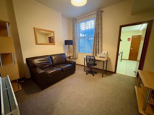 Apt 1, 94a Cromwell Road, Apt 1, Belfast, BT7 1JY - Photo 1