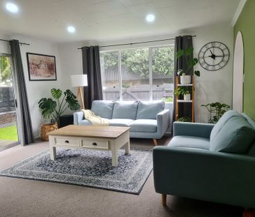 Bright & Spacious Home in Frankleigh Park - Photo 5