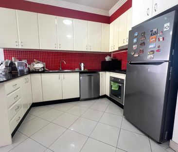 BEAUTIFUL 2 BEDROOM TOWNHOUSE PLUS EXTRA LARGE STUDY - Photo 2
