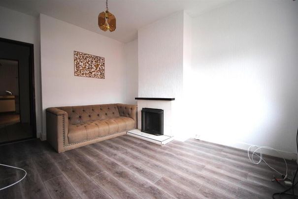 242 Donegall Avenue, Belfast, BT12 6LU - Photo 1