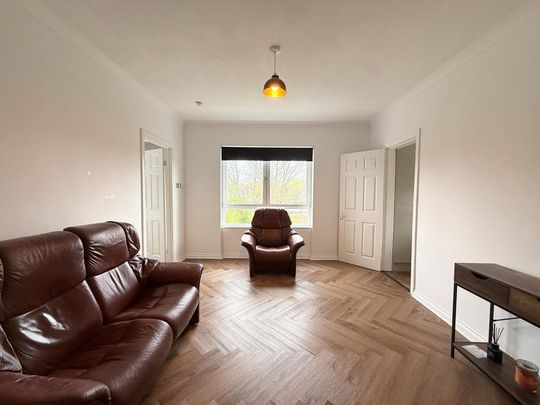 3 bedroom flat to rent - Photo 1