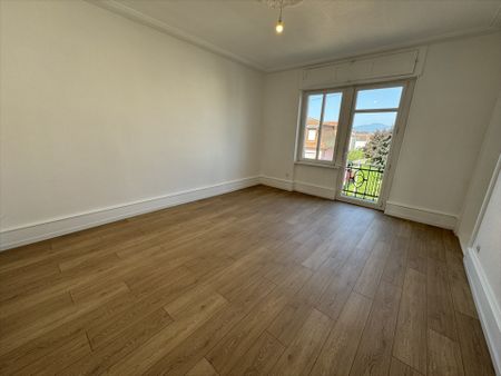 Location Appartement 4 pièces 83m² - Photo 2