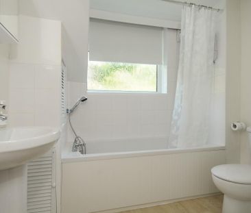 2 bedroom terraced house to rent - Photo 6