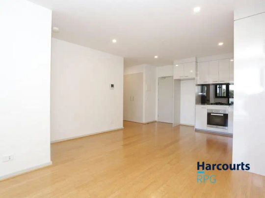 “One Bedroom Apartment with Car Spot” - Photo 1