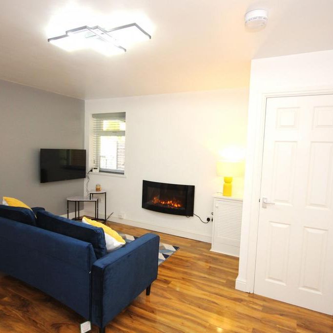 1 bedroom in a house share to rent - Photo 1